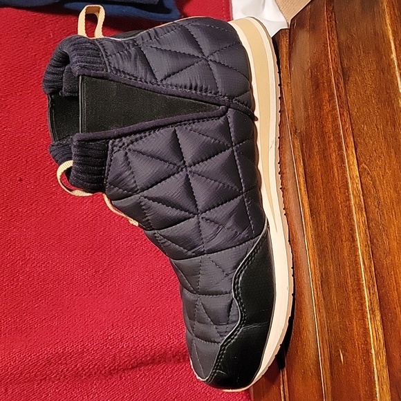 Teva Ember Black Slippers Booties - Picture 6 of 9